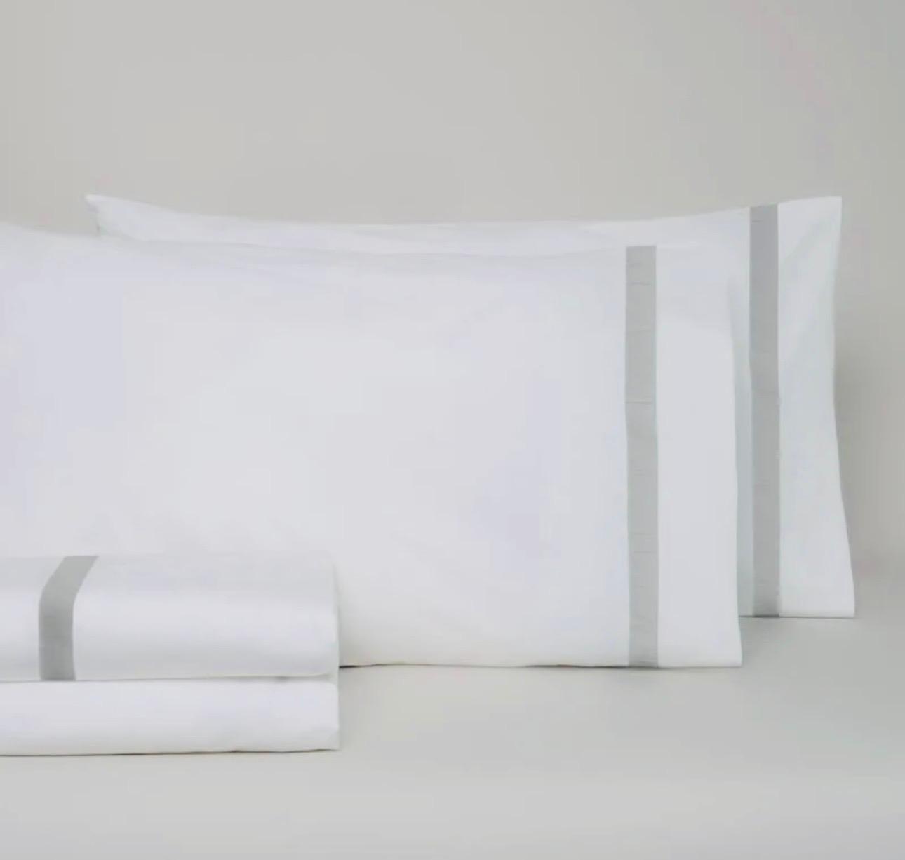 Hotel Linen Buying Guide: How to Choose the Best Hotel Linen for Your Hospitality Business